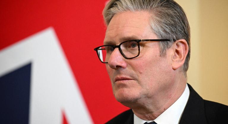 Egyre jobban az inog a miniszterelnök széke, saját párttársai buktathatják meg