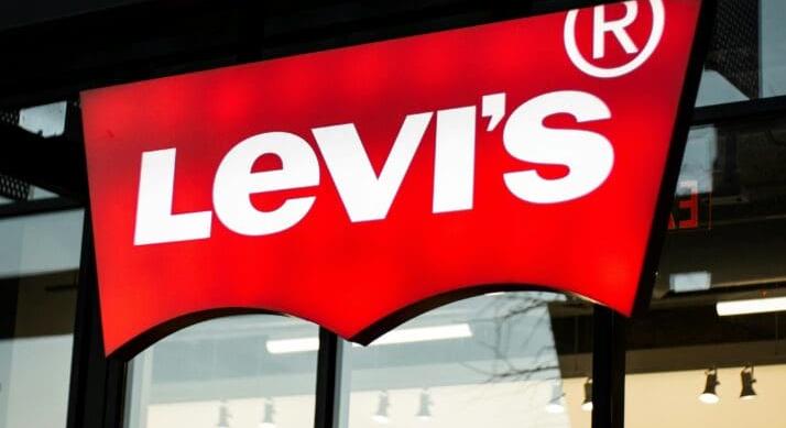 Íme a Levi’s új húzása – A 300 dolláros japán szegélyű farmerekkel új korszakot indít a legendás márka