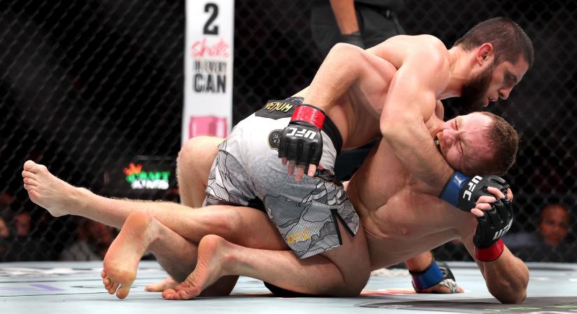 Újabb súlycsoportot hódított meg a világ legdominánsabb ketrecharcosa