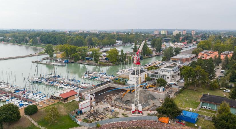 Különleges technológiával épül mélygarázs Siófokon