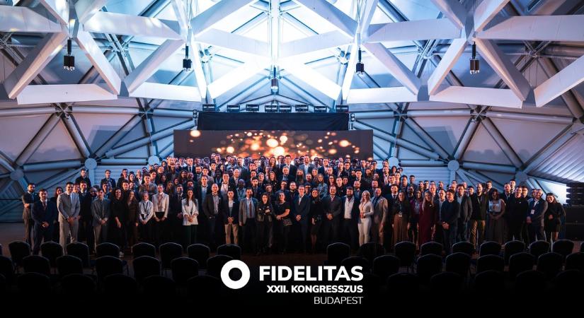 Fidelitas: A veszélyek korát éljük
