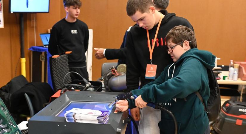 „Mesterségem címere” – izgalmas kavalkáddal várt a Mesterek Ünnepe Szolnokon