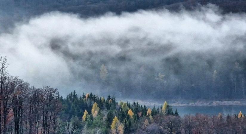 Borult, ködös idővel zárul a hétvége