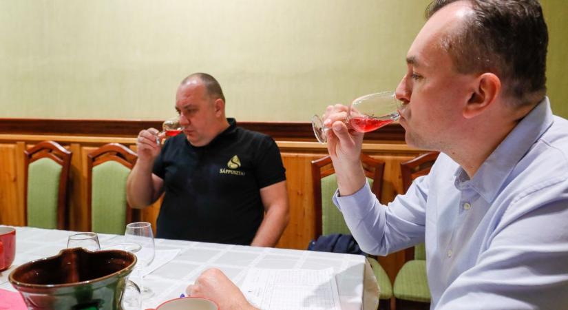 Tragédia helyett védkezés – sokmindent megmutatott az újbormustra