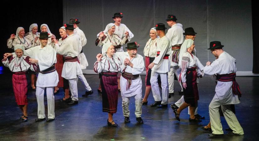 Csak még egyszer húsz? – 35 éves az Ungaresca Senior Táncegyüttes - fotók
