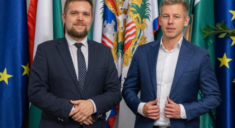 Magyar Péter tárgyalt Győr polgármesterével, akinek az alpolgármestere és a kabinetfőnöke be is jelentkezett Tisza-jelöltnek