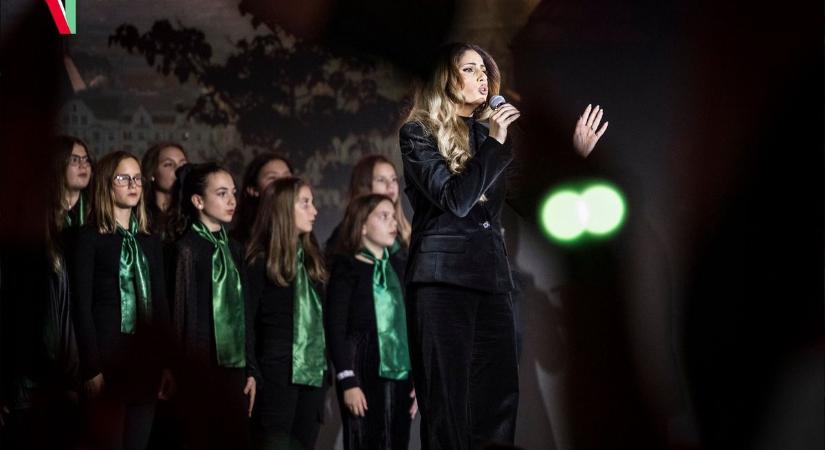 Demjén Ferenc örökzöldje is felcsendült a háborúellenes gyűlésen (VIDEÓ)