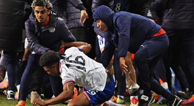 Tömegbunyóval ért véget az amerikaiak barátságos meccse