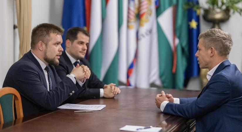 Pintér Bence az önkormányzatok nagyobb autonómiájáért lobbizott Magyar Péternél