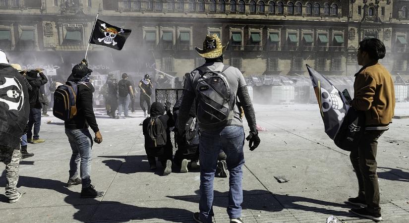 Z generációs lázadás: véres összecsapásba torkollott a mexikói tüntetés