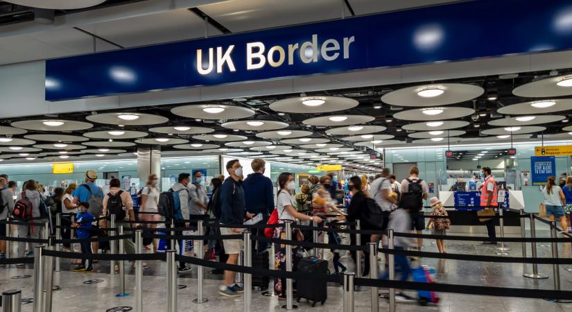 Húsz évet kell várnia, aki letelepedne Nagy-Britanniában