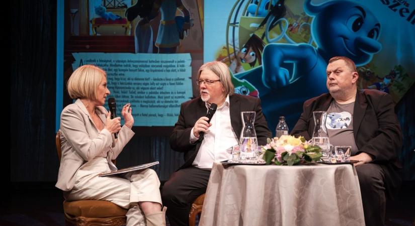 Dr. Dézsi Csaba András bemutatta legújabb könyvét a Könyvszalonon