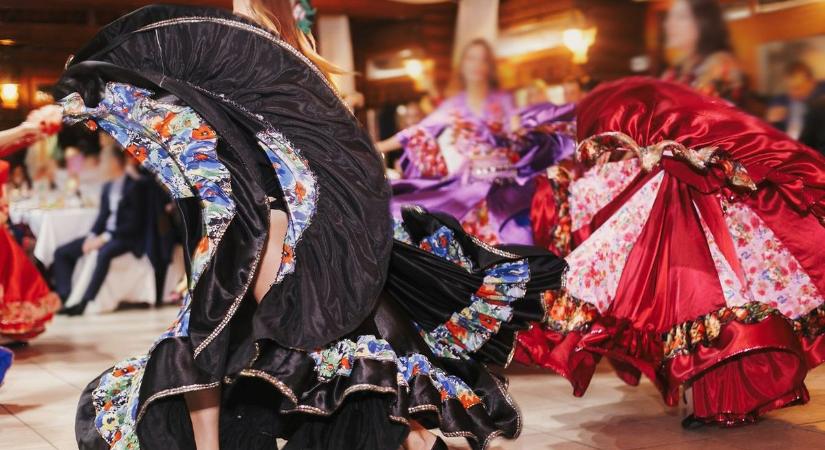 Roma néptáncosok robbantják fel a színpadot