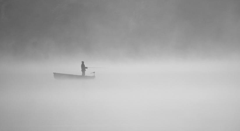 Rémálom: a ködös Balatonon horgásztak, mentőakció lett a vége VIDEÓ