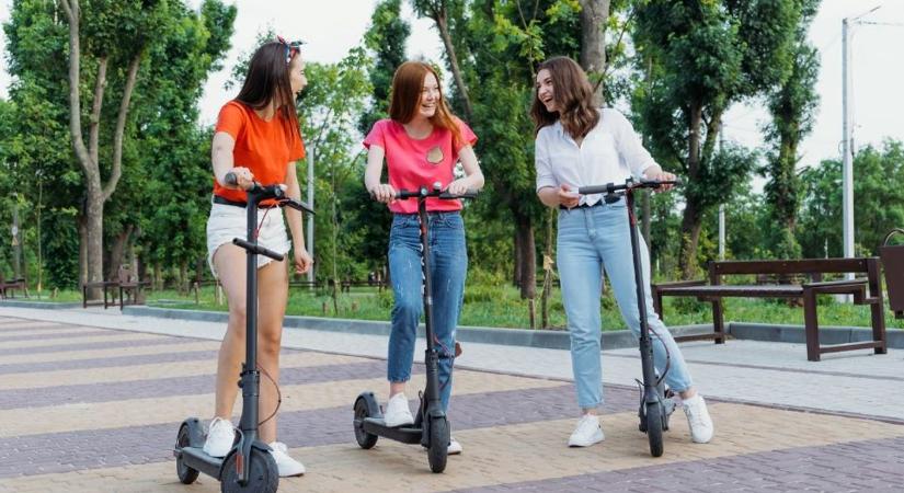 Sok szülő nem is tudja – ettől a kortól lehet hivatalosan e-rollert használni