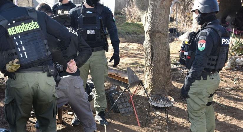 Drogpiac a nappaliból: így működött a gyöngyösi díler hálózata