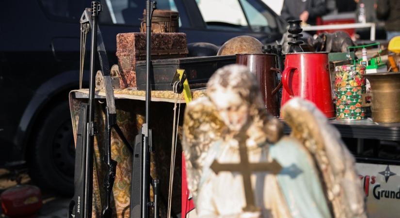 Ezt keresik a fiatalok a győri régiségpiacon - fotók