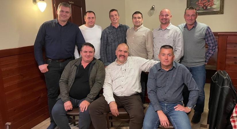 Tűzoltók harminc éve: jóban, rosszban, vállvetve