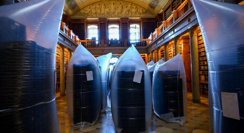 Rovarinvázió után: hamarosan végeznek a renoválással, kiderült az is, mikor nyithat újra a Pannonhalmi Főapátság könyvtára