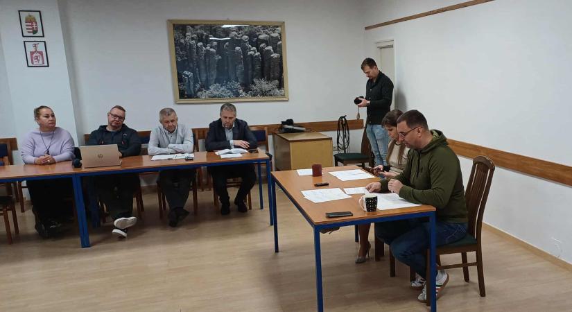 Két napirendet fogadtak el a legutóbbi testületi ülésen