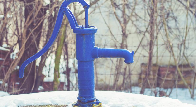 Kerti csap, vízóraakna téliesítése: így előzze meg a fagy miatti horror-számlát
