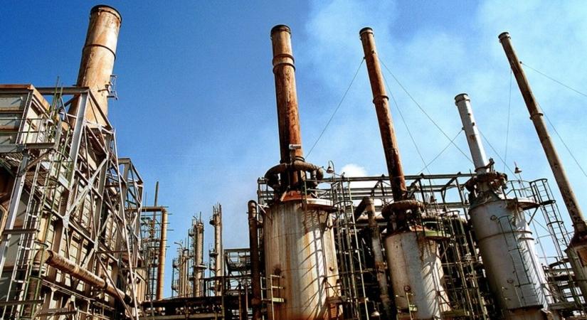 Ukrajna oroszországi olajfinomító elleni támadásról számolt be