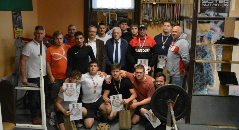 Családias hangulat, szép eredmények a Réti Csaba Fekvenyomó Emlékversenyen