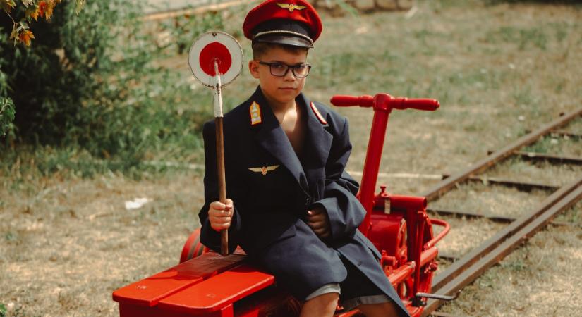 Törzsutasok és új felszállók a Művészetek Völgye vonatán: a kapolcsi kerekek mozgásba lendültek