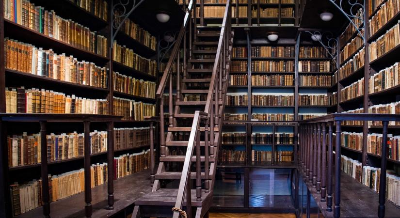 Versenyfutás az idővel, így mentették meg a magyar könyvkincsek legértékesebb darabjait