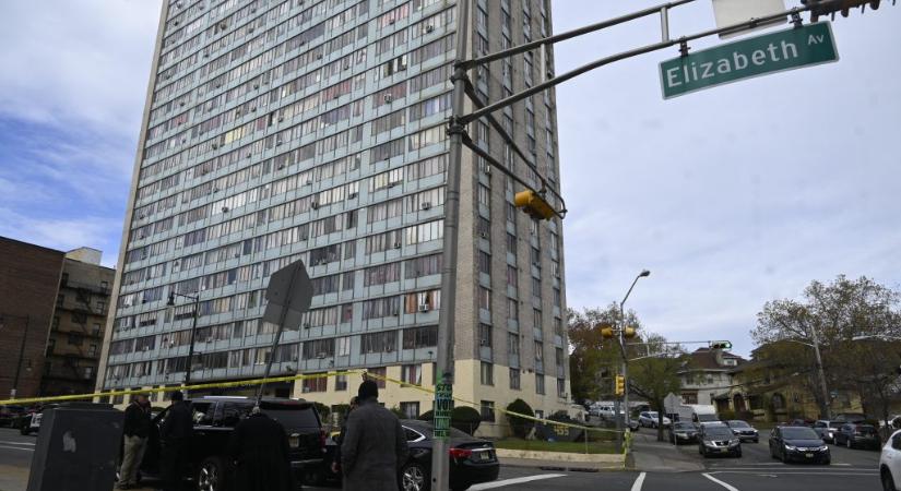 Kiesett egy kétéves kisfiú egy toronyház huszadik emeletéről New Jersey-ben