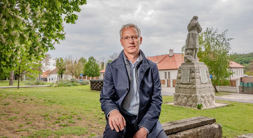 Soltész Miklós: A magyar embereknek másokat szerető, tisztelő erejük van