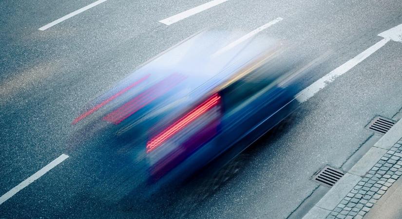 Autókat lopott, fegyverrel riogatott, majd békésen elaludt - lebukott a Pest megyei ámokfutó