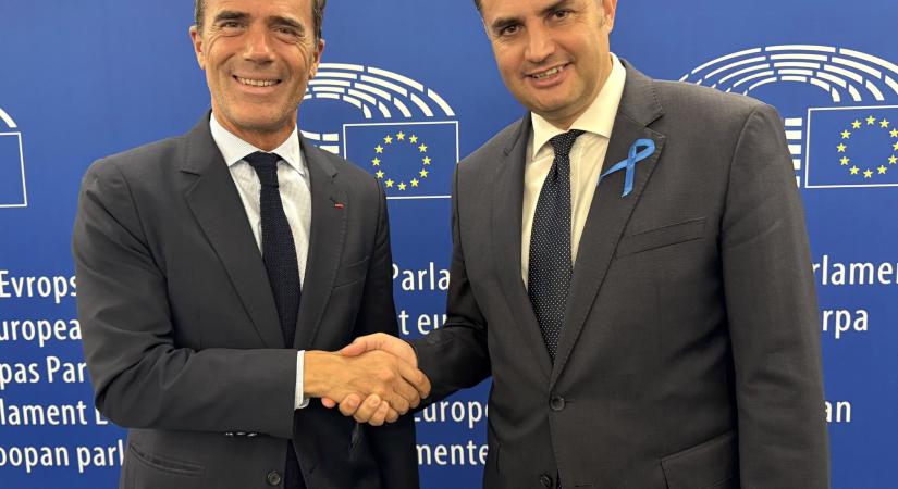 „Stop Putyin, stop Orbán!” – Márki-Zay Péter és pártja csatlakozik az Európai Demokrata Párthoz