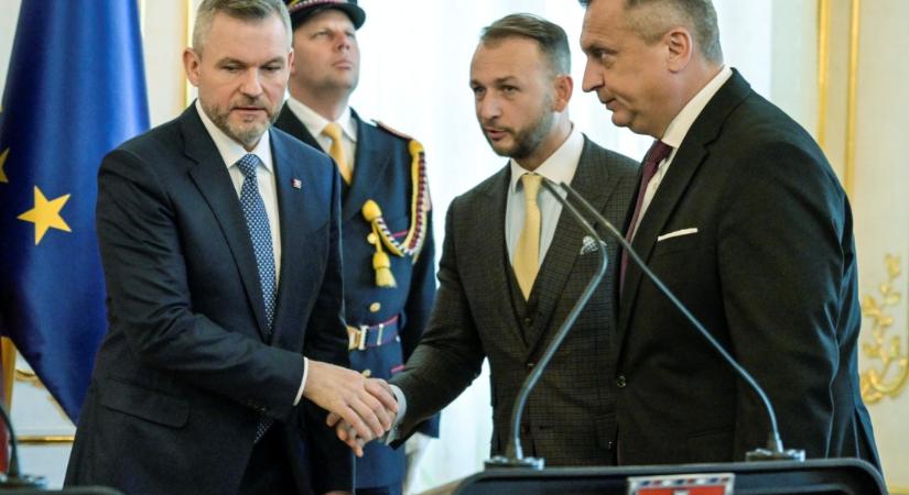 Danko: Šaško miniszternek is le kéne válnia az államfő körüli befolyásos lobbikörökről