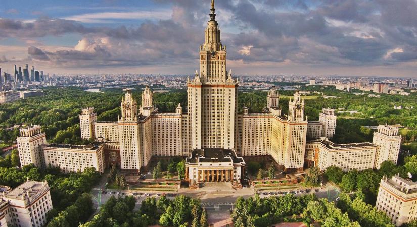 A Hét Nővér – Moszkva sztálini felhőkarcolóinak története