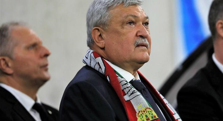 Csányi Sándor megtörve, könnyek között hagyta ott az újságírókat az ír meccs után - videó