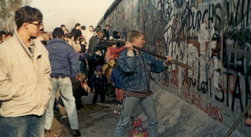 Emlékek a berlini fal leomlásától az első kecskeméti repülőnapig – múltidéző fotók Bács-Kiskunból