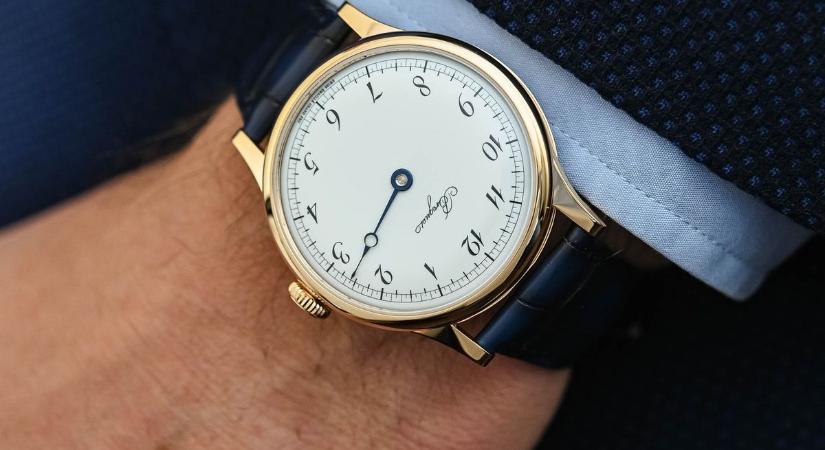 Szegeden is feltűnhet a húszmilliós óra amiről még egy mutatót is lespóroltak