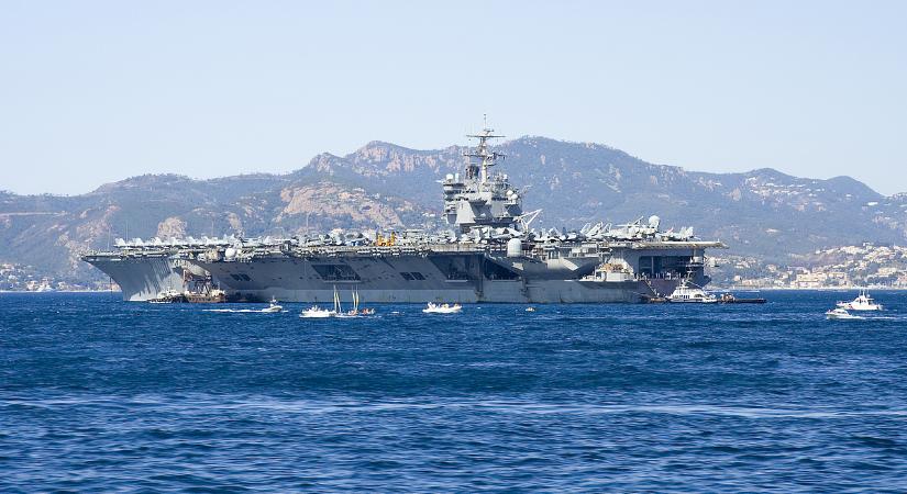 Amíg a világ másra figyel, a „béke elnöke” repülőgép-hordozót küld a Karib-tengerre