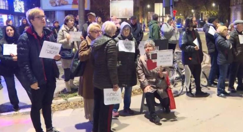 A szabadkaiak 15. napja támogatják az éhségsztrájkolókat