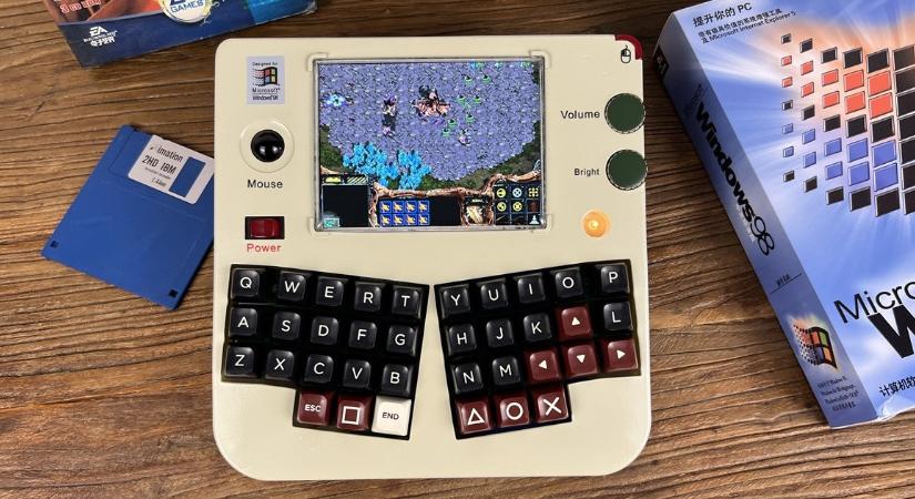 Valaki épített egy hordozható gaming PC-t, amin Windows 98 fut