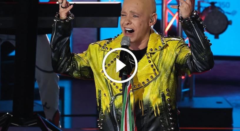 Szürreális átváltozás: Dér Heni kopasz lett, Pataky Attilát is lenyűgözte – videó