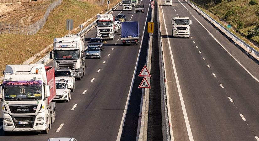 Időben induljon reggel: teljes sávzár várja az autósokat a forgalmas autóúton
