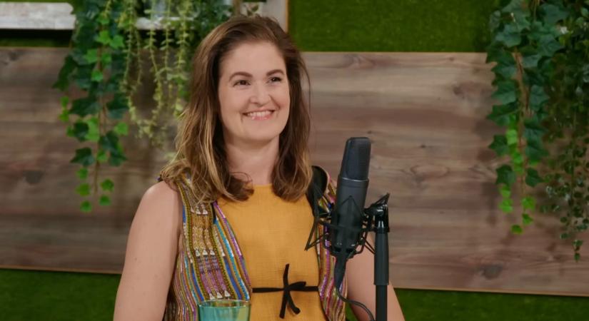 A csend beszél? A zene gyógyító ereje – Vendég: Gyulai Júlia / Panna, csajok, satöbbi podcast