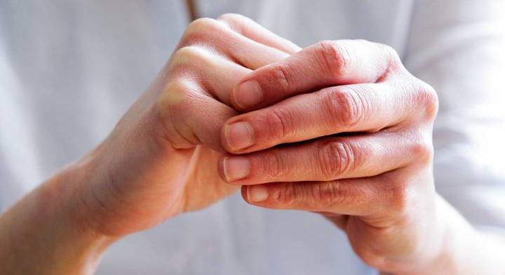 Így árulkodik körmöd az egészségedről: daganatos betegséget is jelezhet