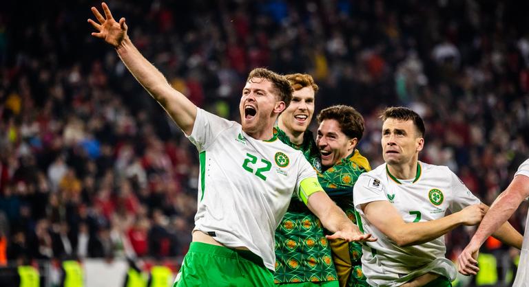 A 87 éves ír fanatikus a Podmaniczky téren itta le magát eszeveszett örömében