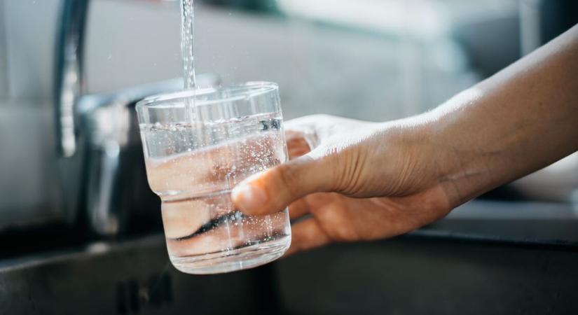 Korod alapján ennyi vizet kell innod naponta – A fogyásban is segíthet