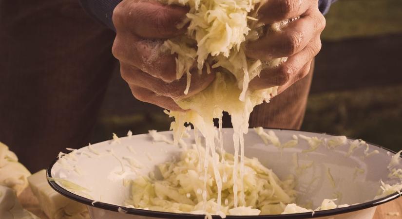 Sokan kiöntik, pedig aranyat ér: ezért érdemes inni a savanyú káposzta levét ősszel és télen