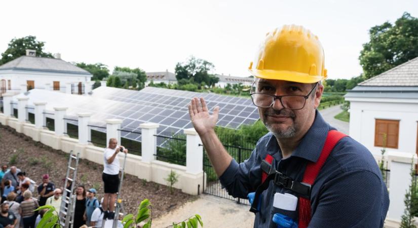 Hadházy: A főkertész elkotyogta, nem Orbán apja, hanem Tiborcz cége üzemelteti Hatvanpusztát