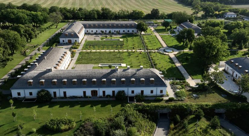 Hadházy: Tiborcz cége üzemelteti Hatvanpusztát